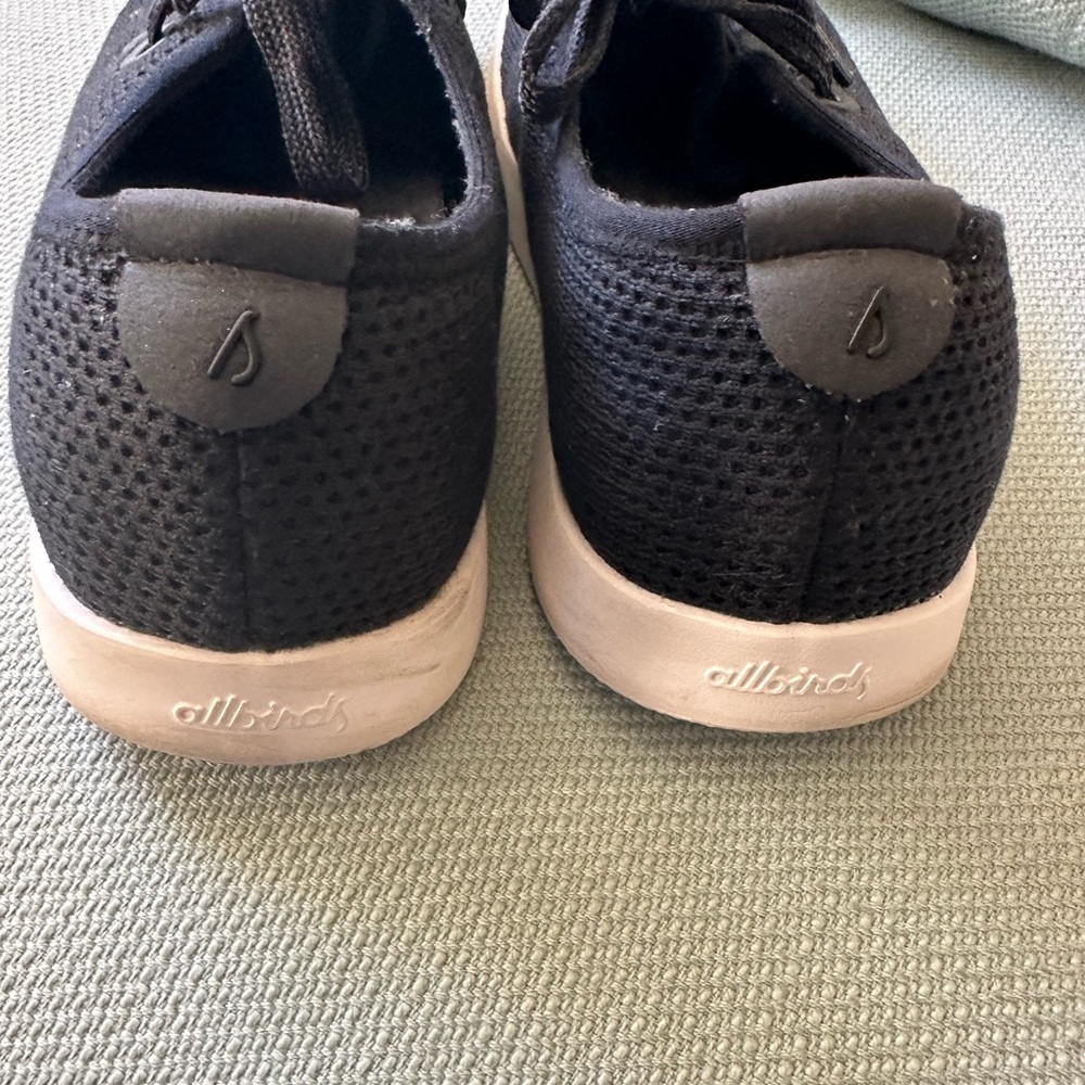 Allbirds | Size 8 Tree Skippers- Jet black white sole